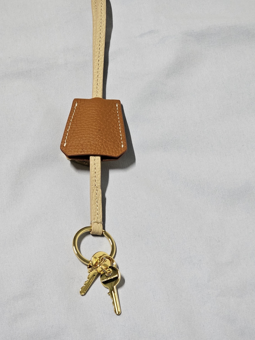 Maison de Sabre The SABRÉMOJI™ Padlock Charm in Pecan Nude - Picture 8 of 12